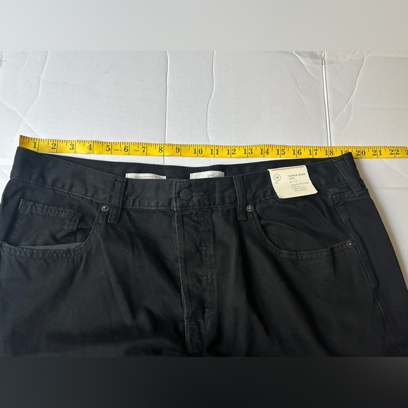 Universal Thread Women's Mid-Rise Super Wide Leg Jeans Size 16 - Picture 6 of 9